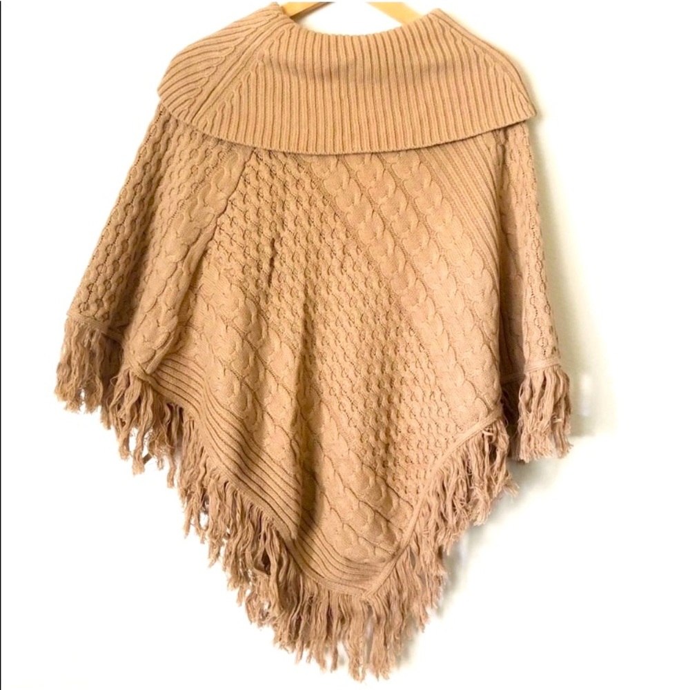 Jaclyn Smith Fisherman's knitted Tan Poncho Size XL